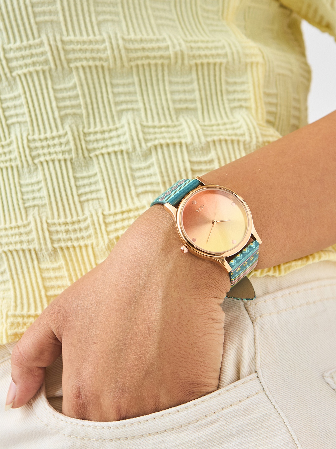 

TEAL BY CHUMBAK Women Rose Gold Analogue Watch 8907605068942