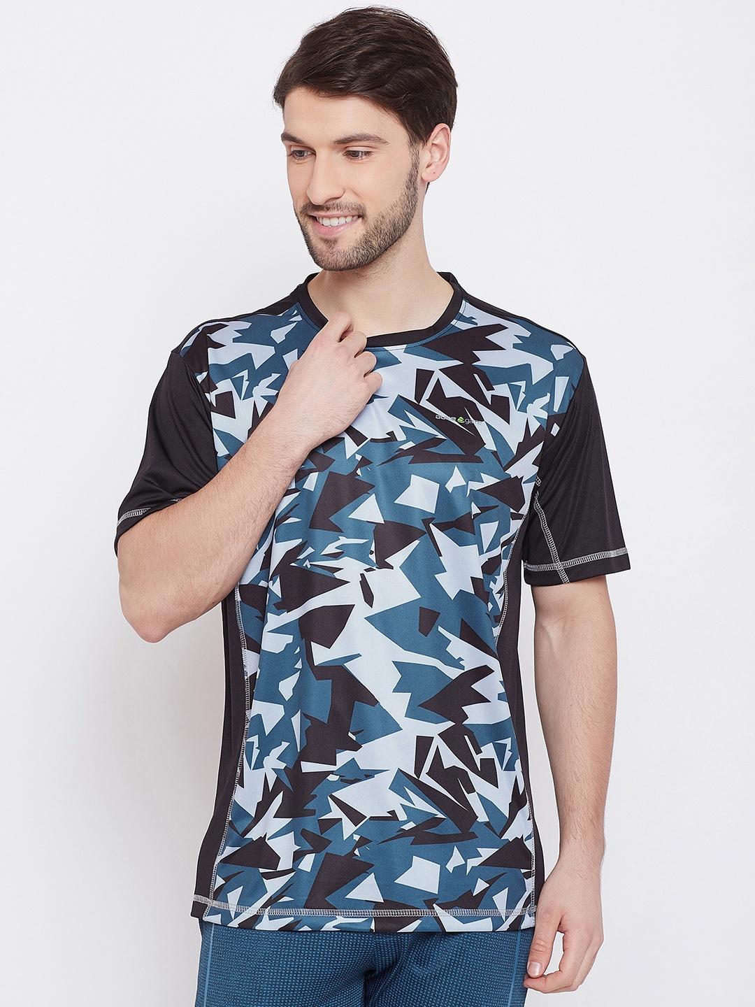 

Duke Men Black & Blue Printed Round Neck T-shirt