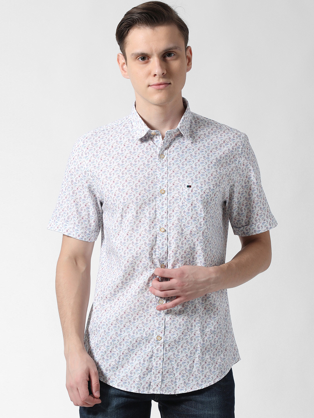 

Peter England Casuals Men White & Blue Slim Fit Printed Casual Shirt