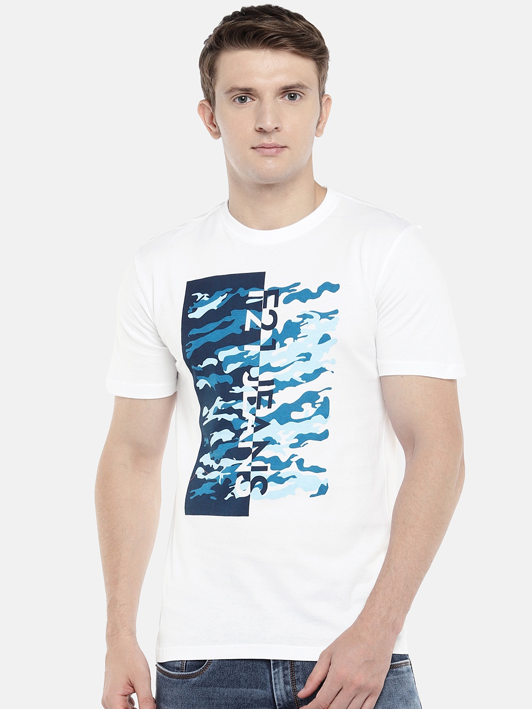 

Globus Men White Printed Round Neck T-shirt