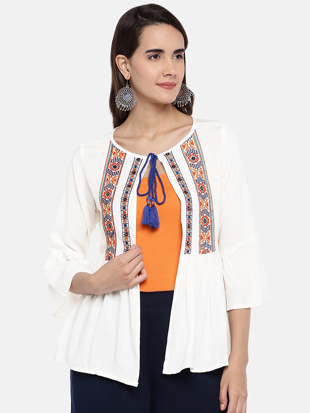 

Globus Women White Solid Tie-Up Shrug