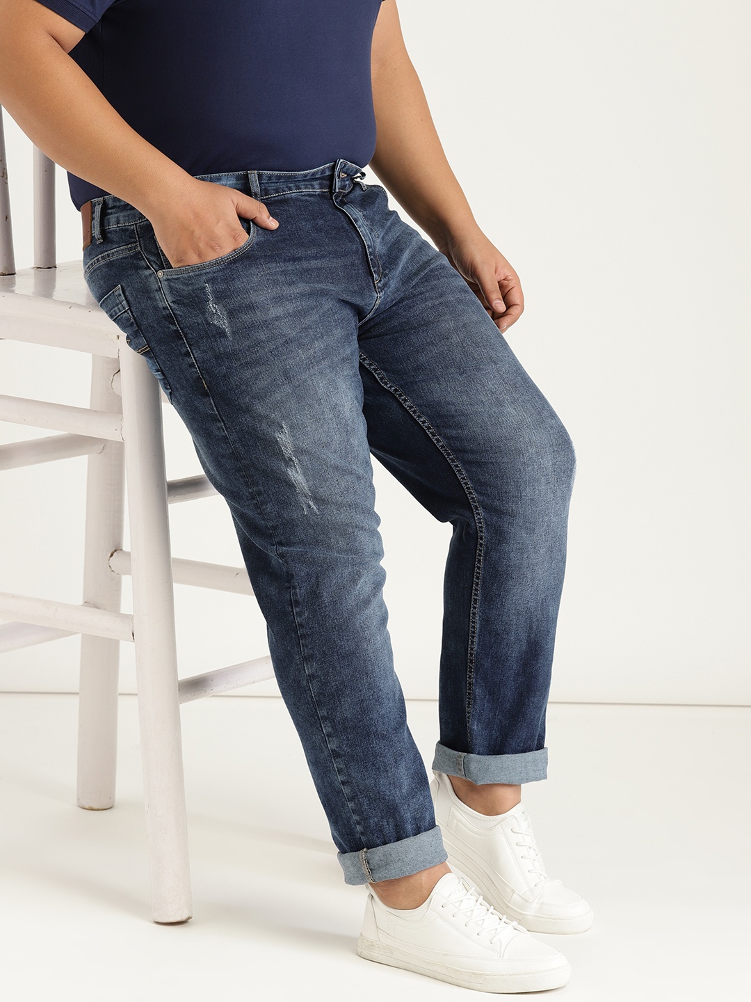 

Sztori Plus Size Men Blue Slim Tapered Fit Mid-Rise Low Distress Stretchable Jeans