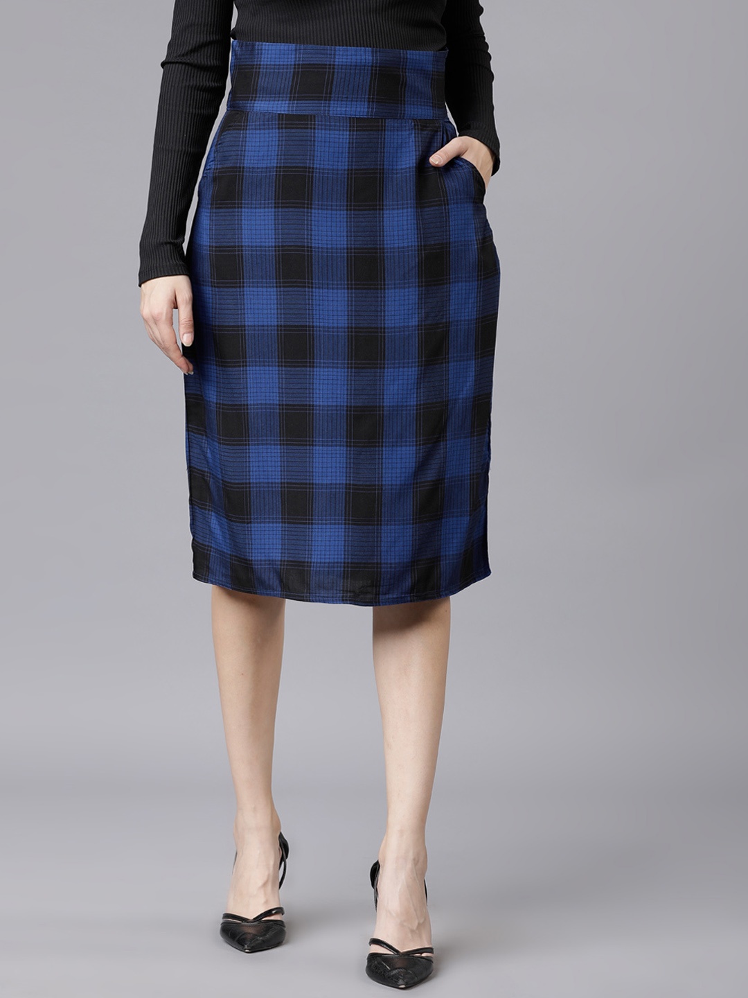 

Tokyo Talkies Women Blue & Black Checked Straight Skirt