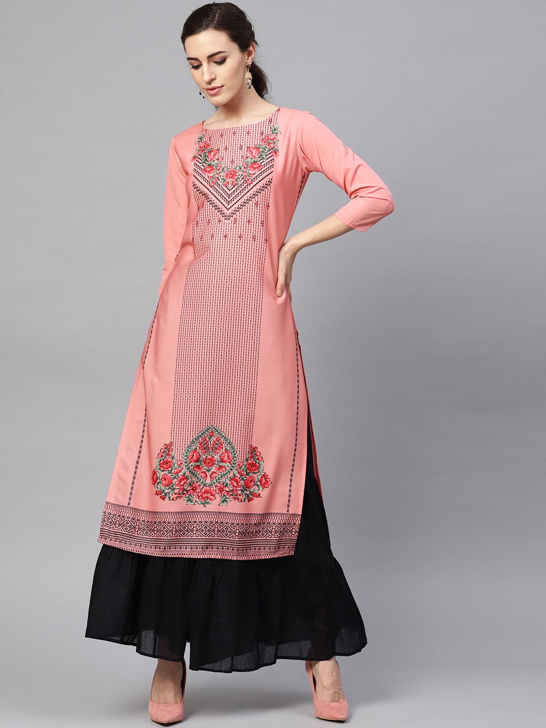 

AHIKA Women Peach-Coloured & Black Printed Straight Kurta