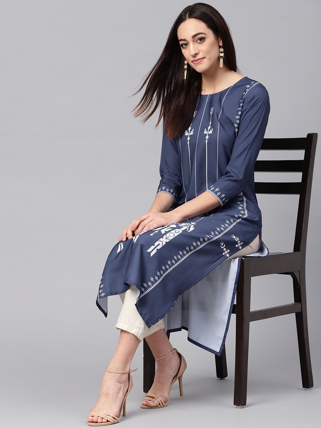 

AHIKA Women Navy Blue & Off-White Printed Straight Kurta