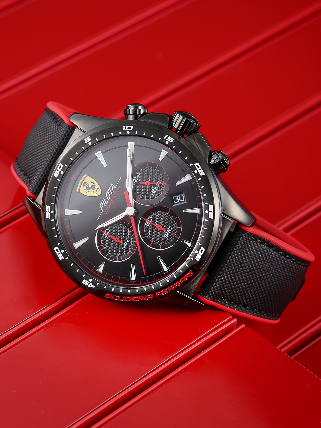 

SCUDERIA FERRARI Pilota Men Black Analogue Watch 0830623