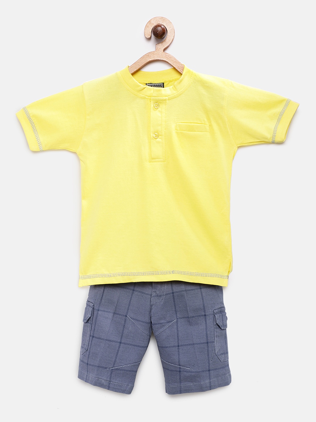 

RIKIDOOS Boys Yellow & Grey Solid T-shirt with Shorts