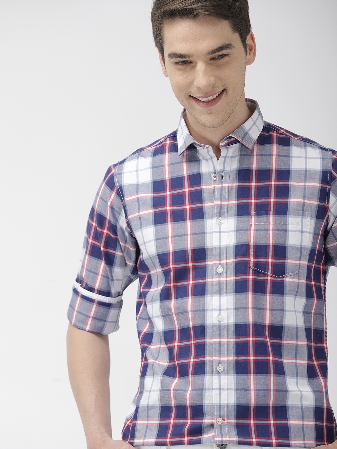 

Mast & Harbour Men Blue & White Regular Fit Checked Casual Shirt
