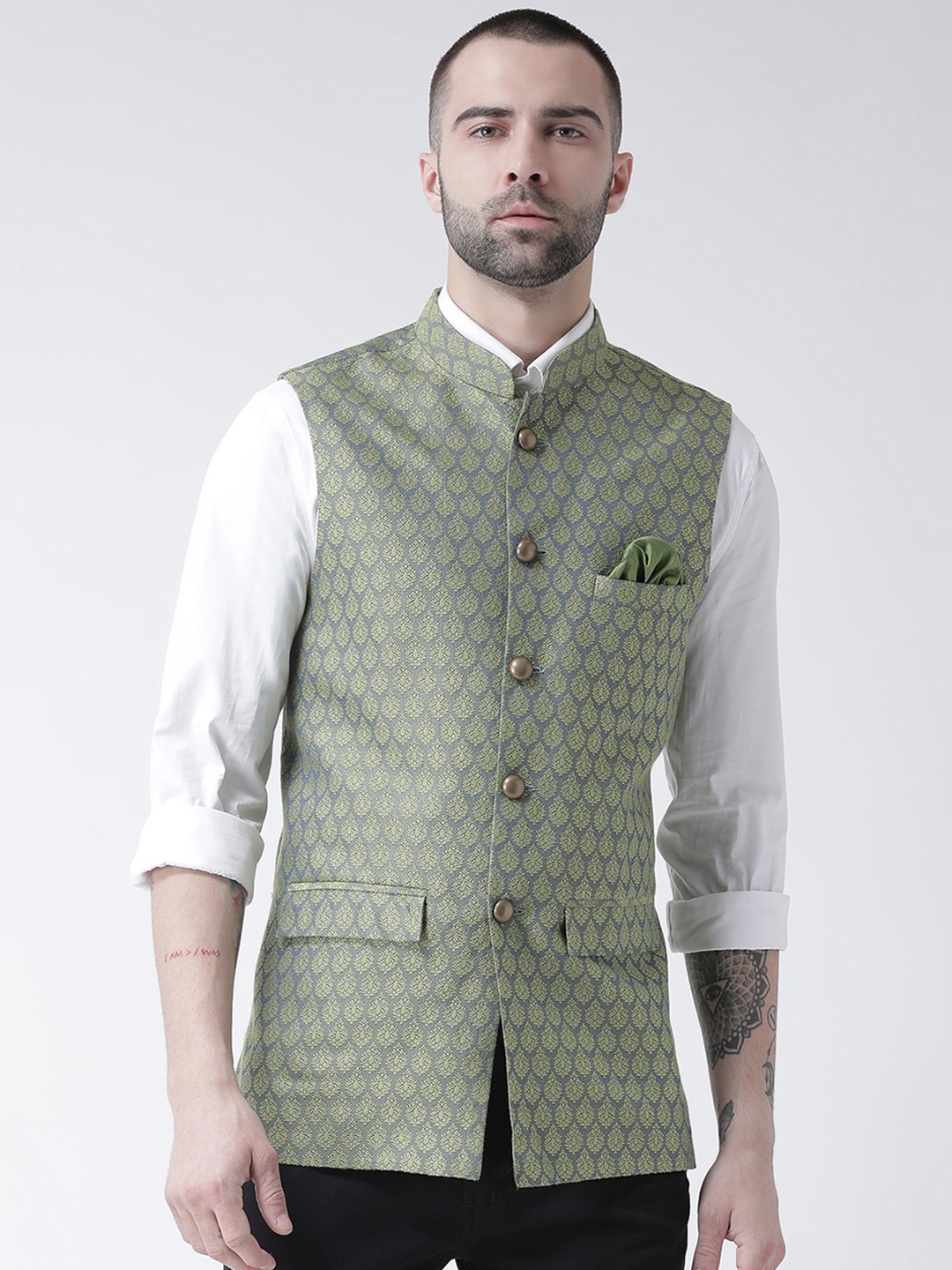 

KISAH Men Textured Zari Regular Fit Nehru Jacket, Green