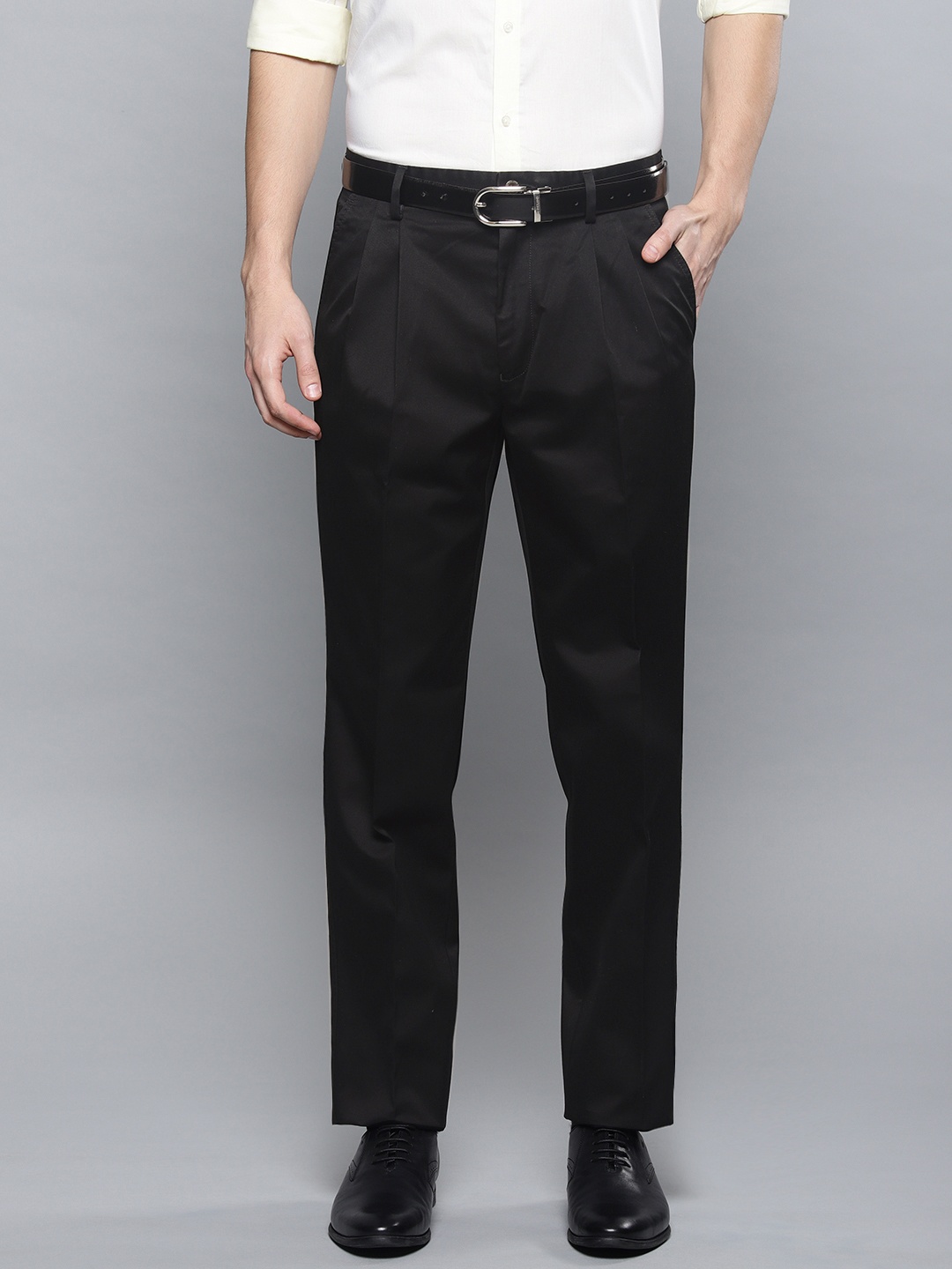

Louis Philippe Men Black Regular Classic Fit Solid Formal Trousers
