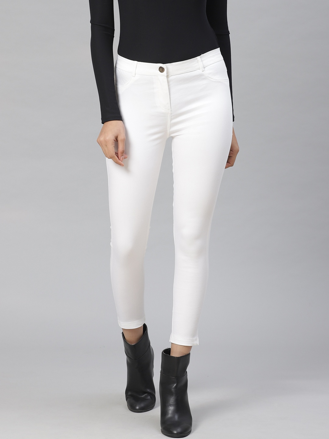

Aurelia Women White Solid Jeggings
