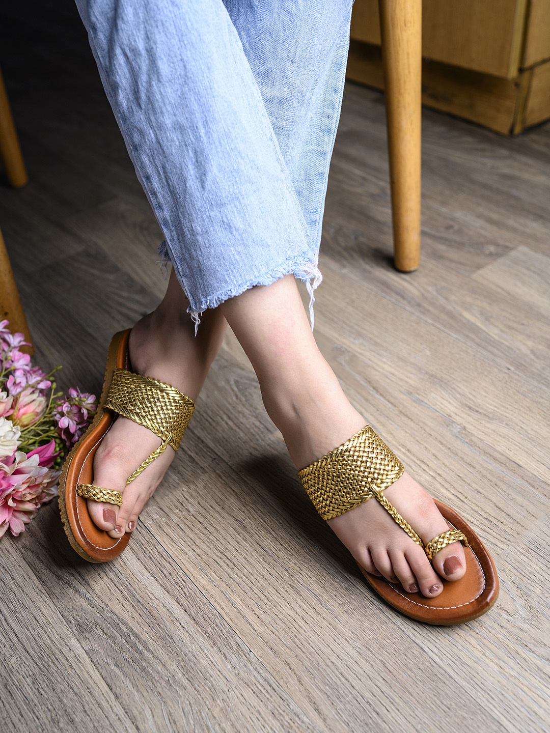 

Shoetopia Women Gold-Toned Woven Design One Toe Flats