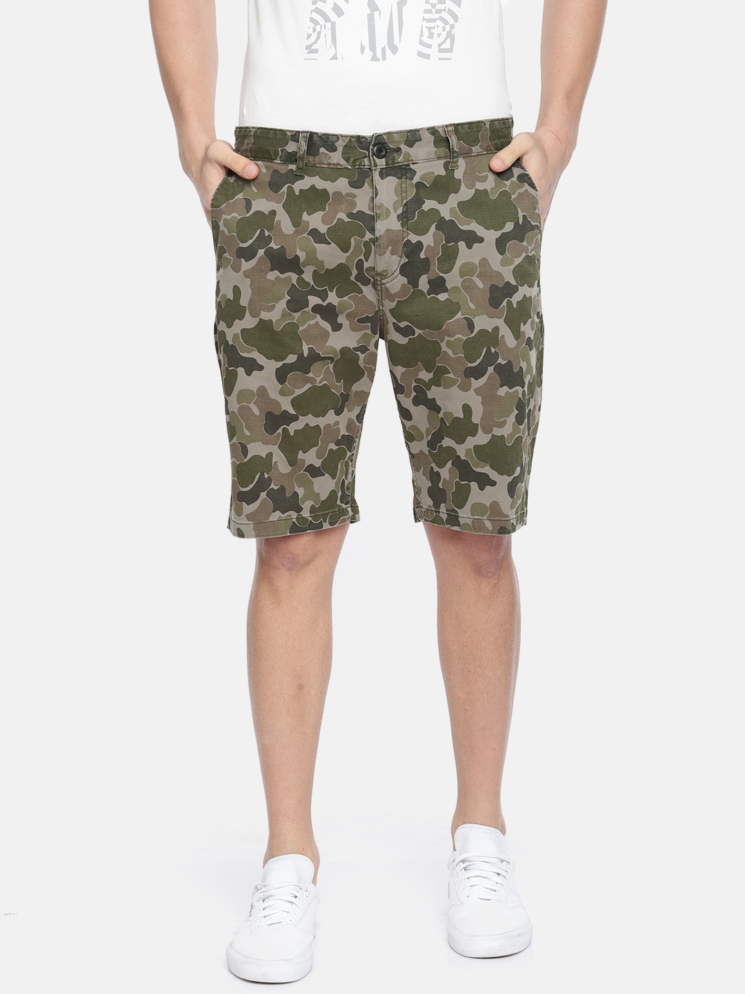 

People Men Olive Green Camouflage Printed Regular Fit Regular Shorts
