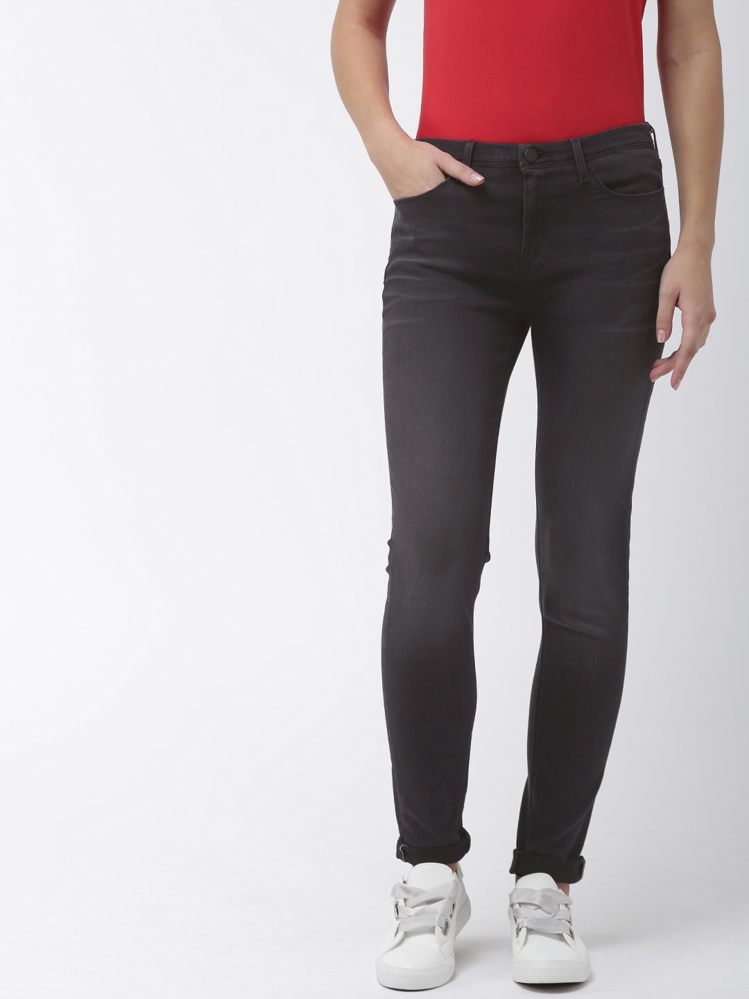 

Levis Women Black Skinny Fit Mid-Rise Clean Look Stretchable Jeans 711