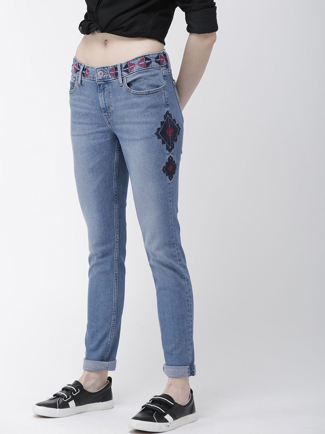 

Levis Women Blue Skinny Fit Mid-Rise Clean Look Stretchable Jeans 711