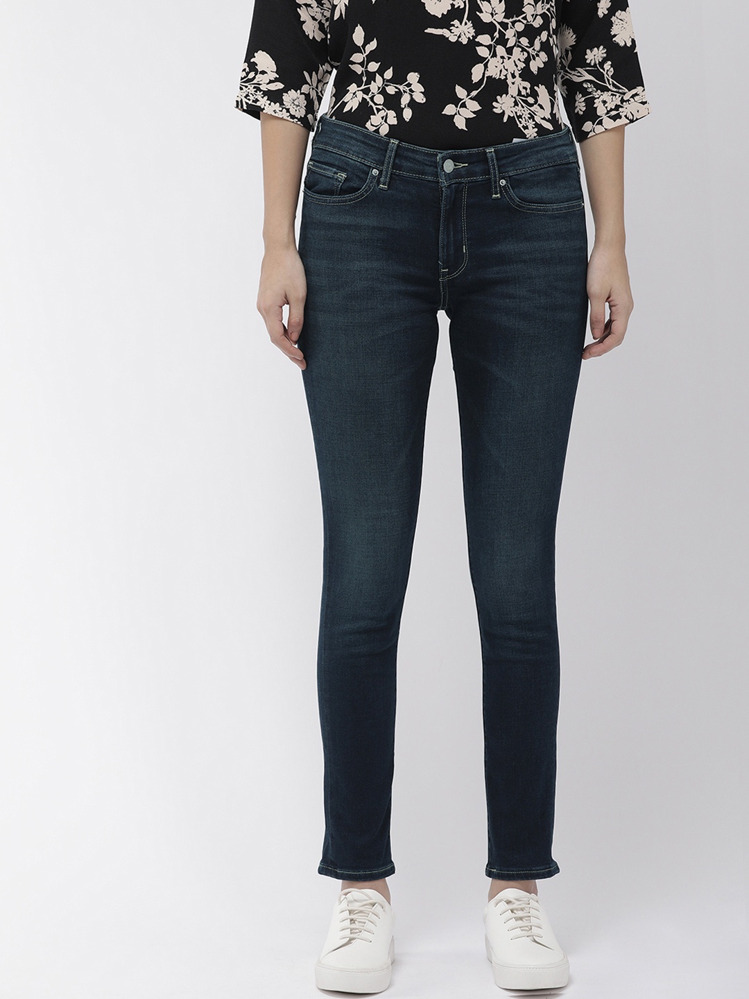 

Levis Women Blue 711 Skinny Fit Mid-Rise Clean Look Stretchable Jeans