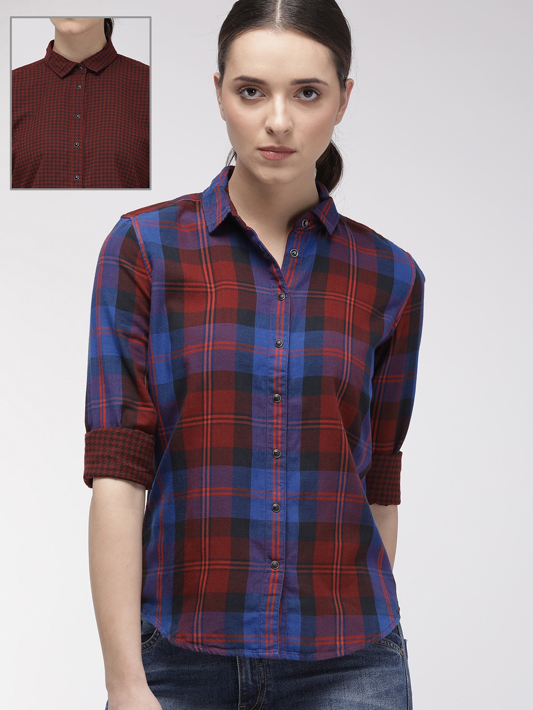 

Levis Women Maroon & Blue Slim Fit Checked Reversible Casual Shirt