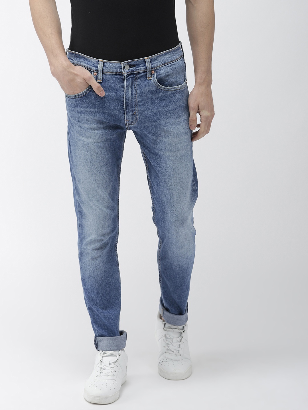 

Levis Men Blue Tapered Fit Mid-Rise Low Distress Stretchable Jeans 512