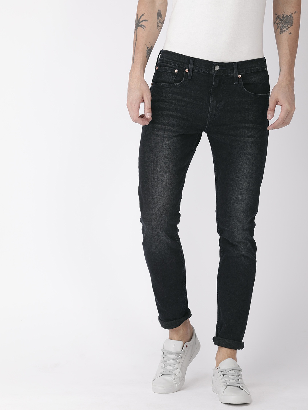 

Levis Men Blue Slim Straight Fit Mid-Rise Clean Look Stretchable Jeans 513