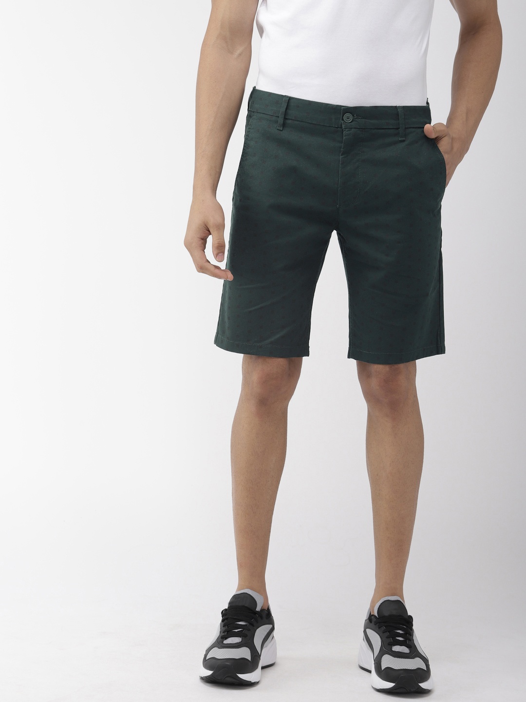 

Levis Men Green Printed 502 Tapered Fit Regular Shorts