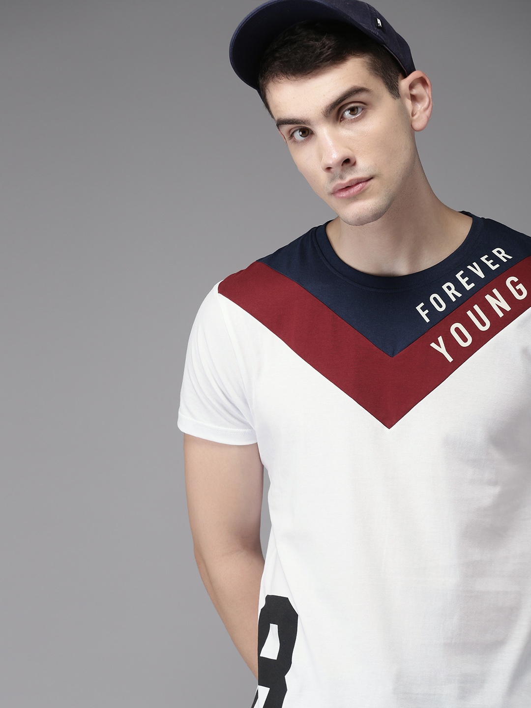 

Moda Rapido Men White Printed Round Neck Pure Cotton T-shirt