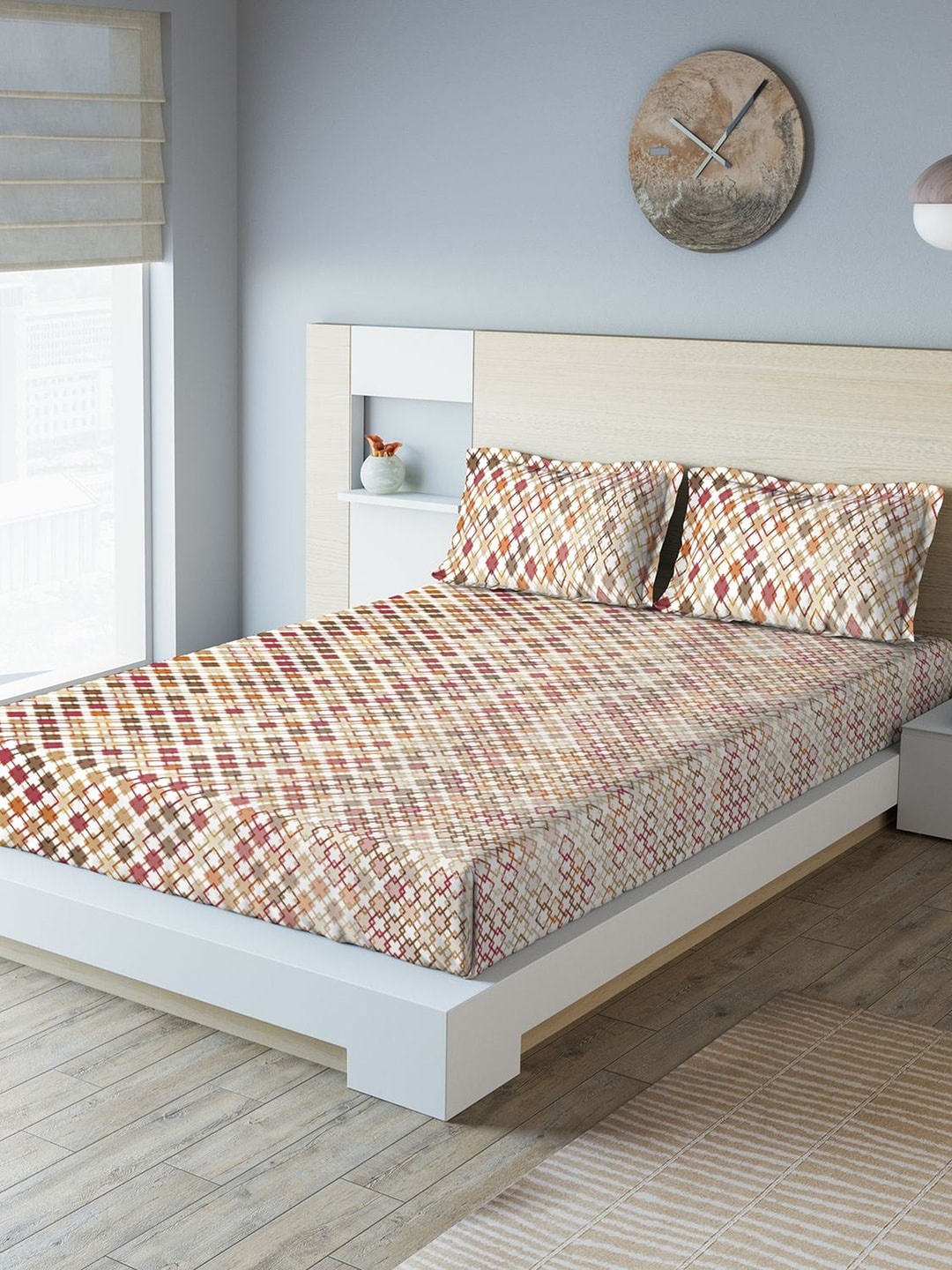 

DDecor Beige Geometric 144 TC Cotton 1 Queen Bedsheet with 2 Pillow Covers