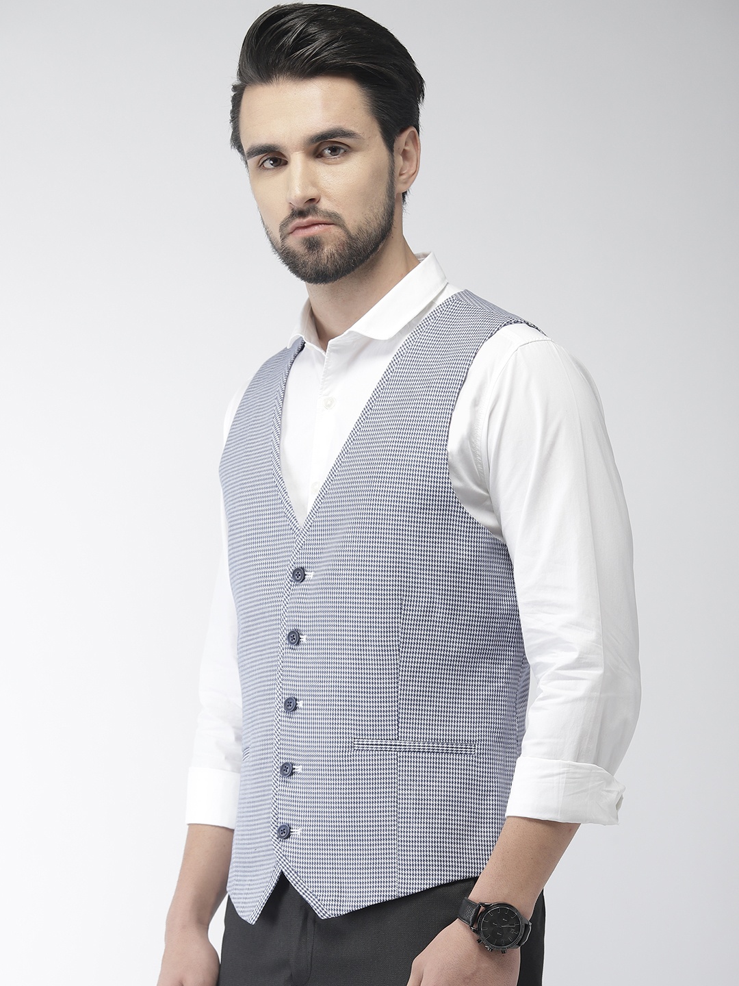 

Raymond Men Blue & White Contemporary Fit Self-Design Single-Breasted Waistcoat
