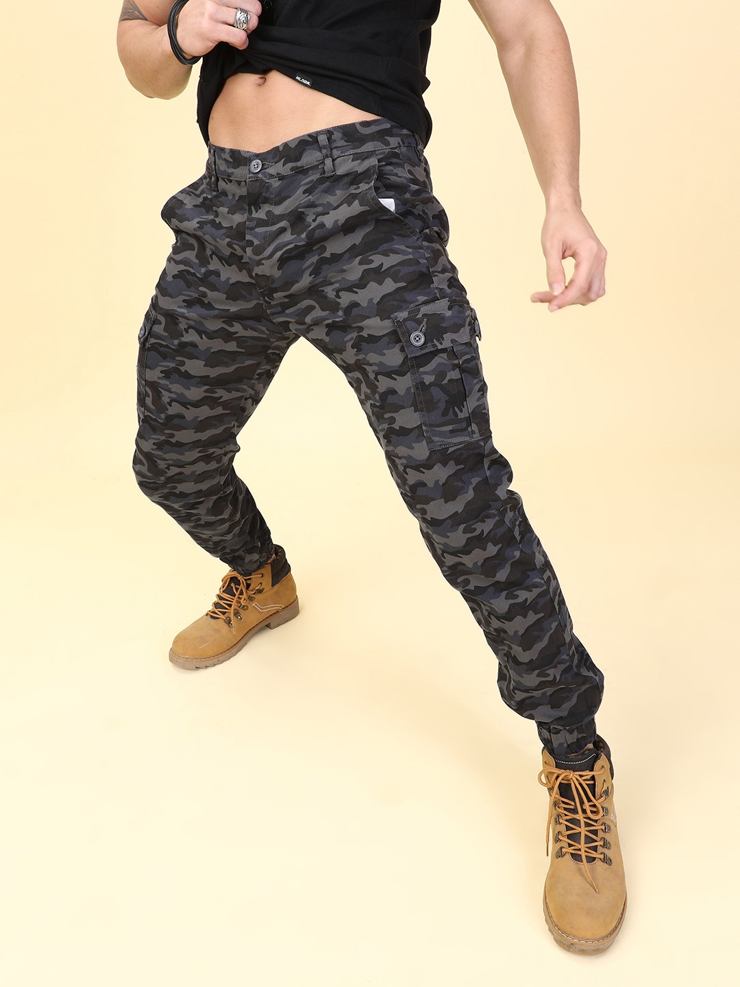 

The Indian Garage Co Men Grey & Blue Slim Fit Camouflage Printed Cargo Style Joggers