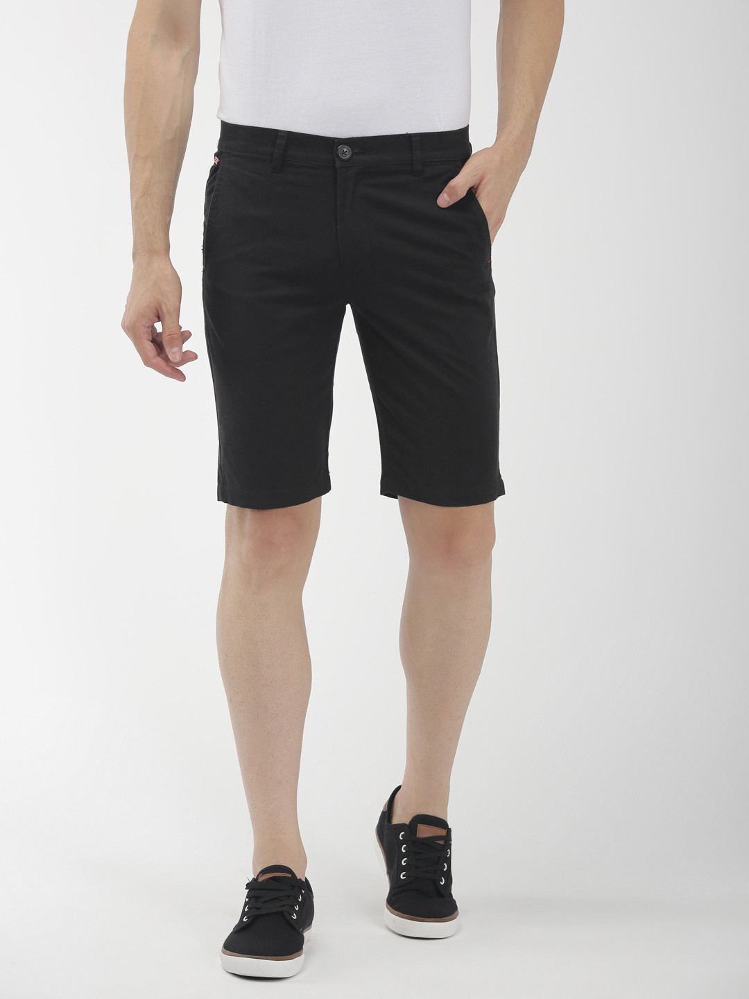 

The Indian Garage Co Men Black Solid Slim Fit Chino Shorts