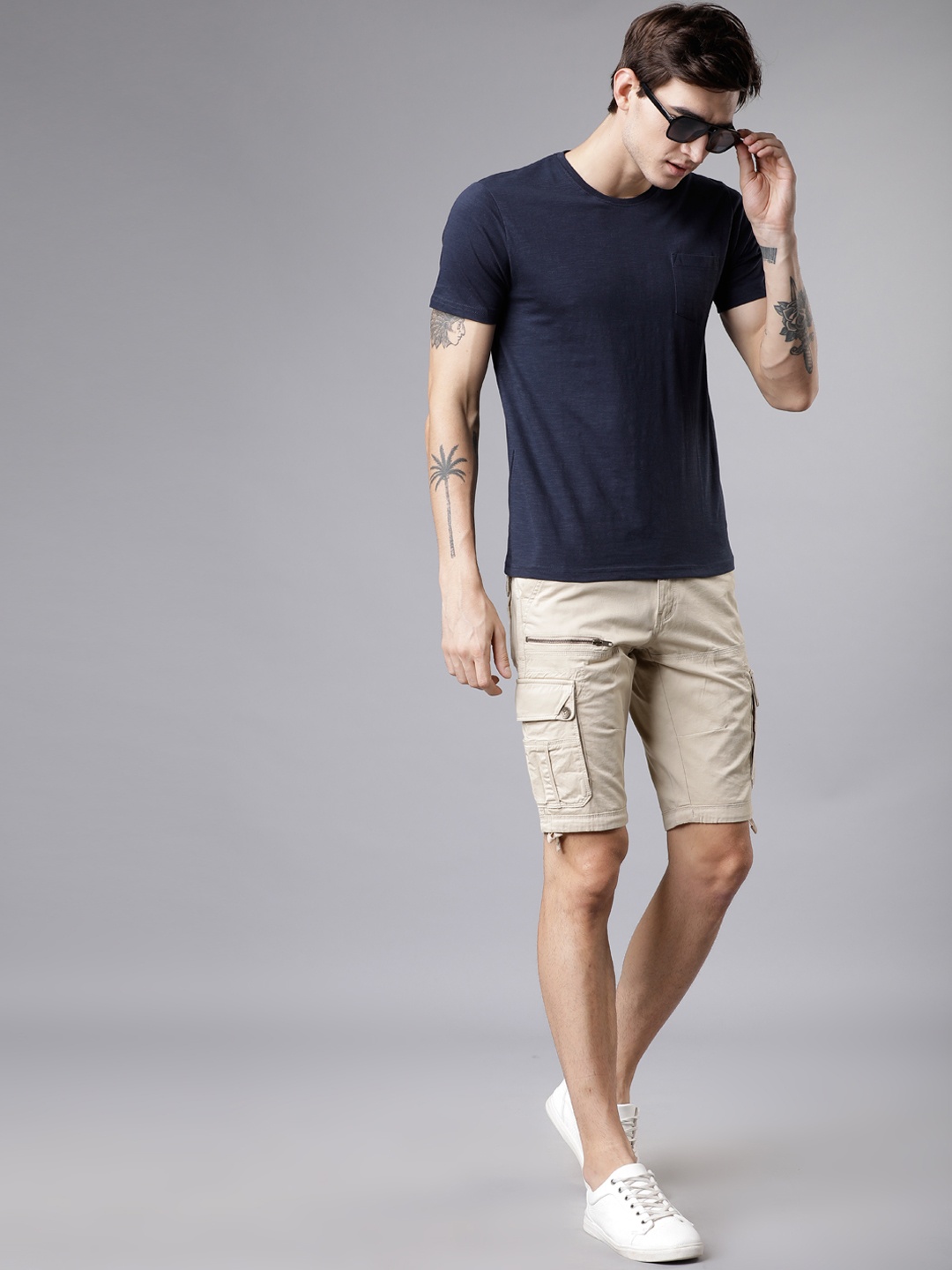 

HIGHLANDER Men Navy Blue Solid Round Neck T-shirt