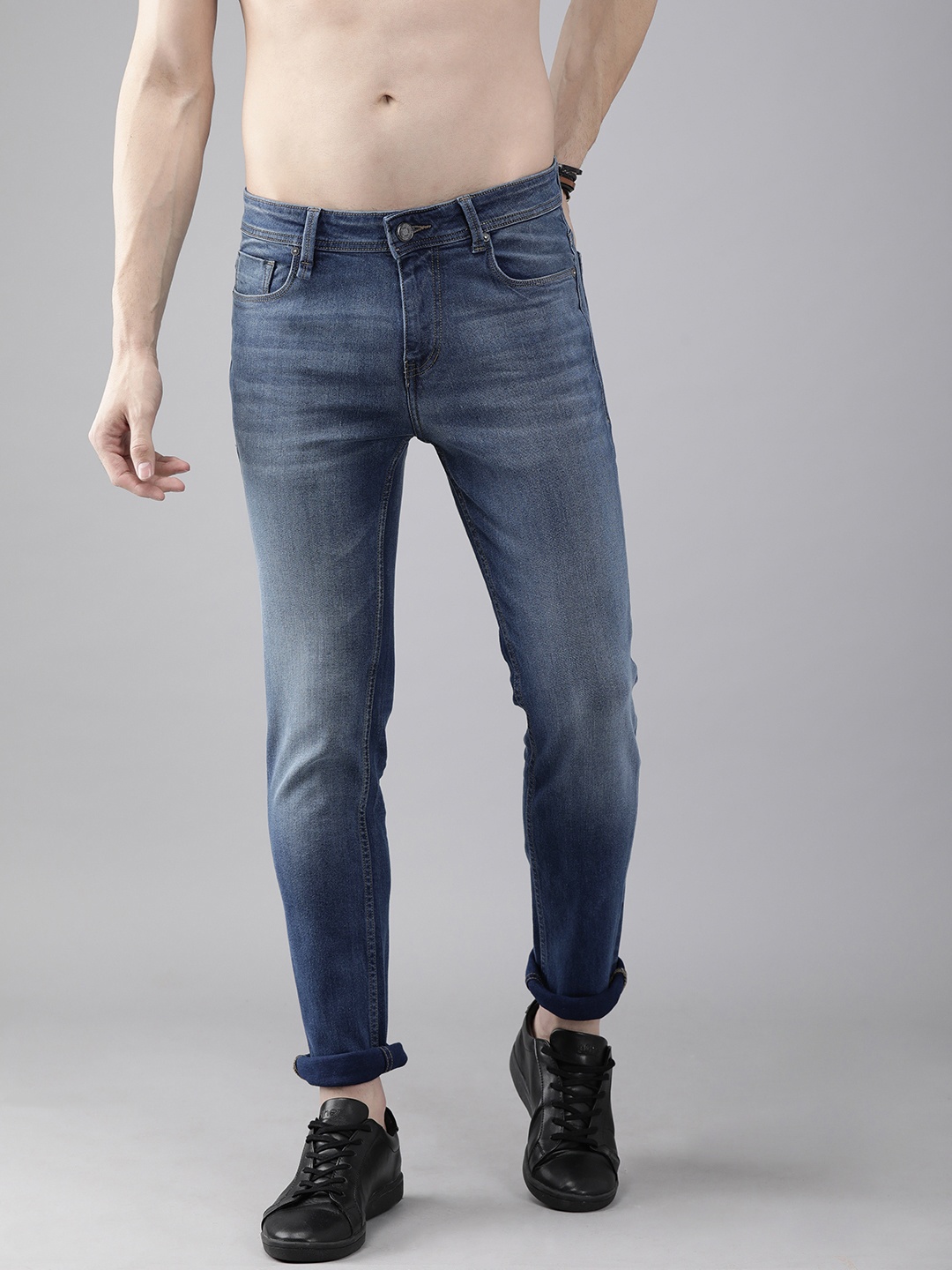 

The Roadster Lifestyle Co Men Blue Slim Tapered Fit Mid-Rise Clean Look Stretchable Jeans