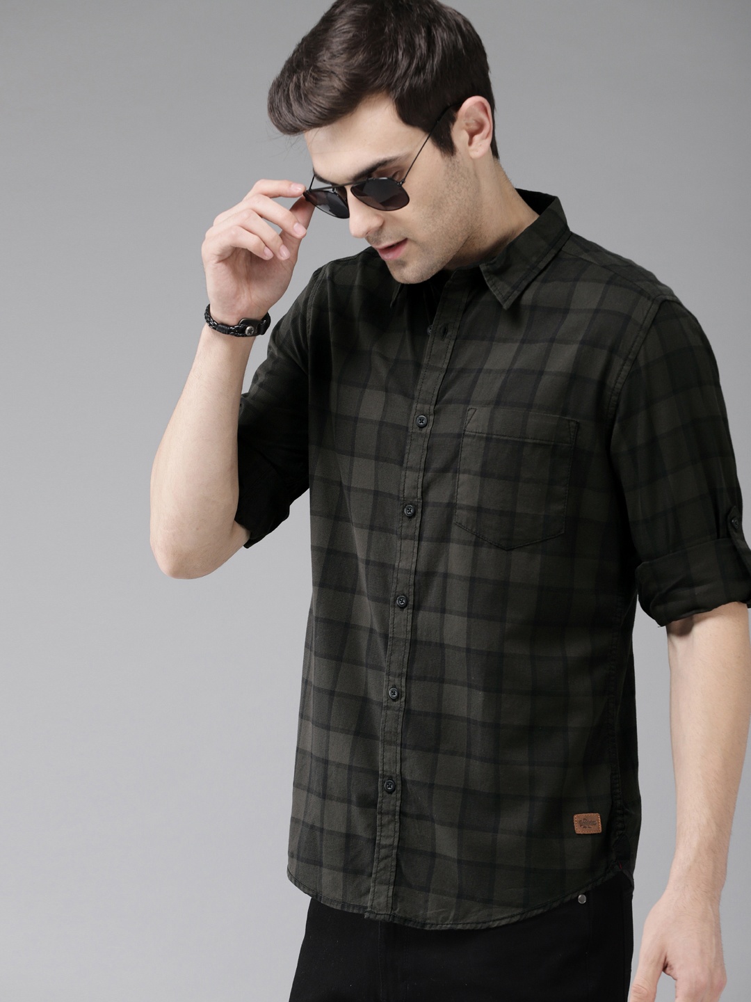 

Roadster Men Olive Green & Black Checked Pure Cotton Casual Shirt