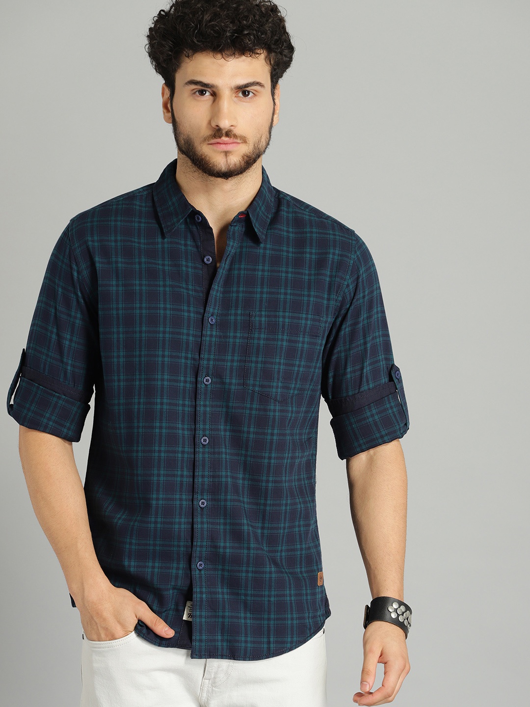 

Roadster Men Teal Blue & Navy Blue Checked Pure Cotton Casual Shirt