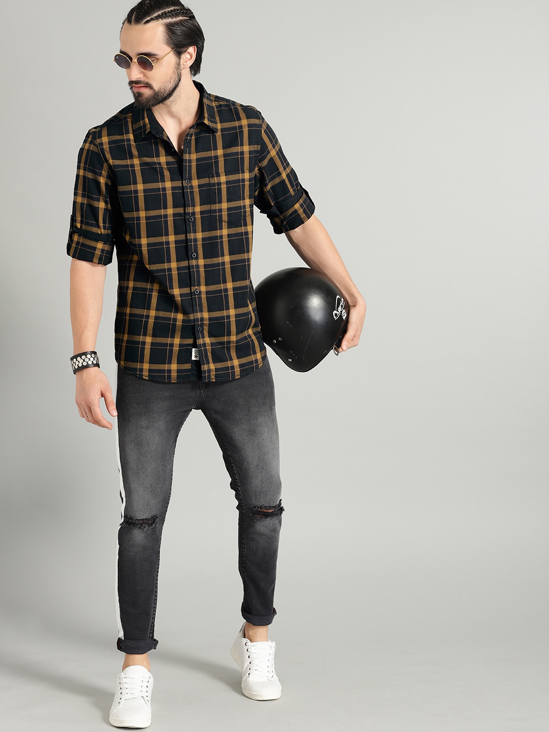 

Roadster Men Black Mustard Yellow Regular Fit Checked Sustainable Casual Shirt