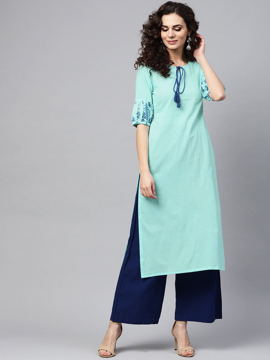 

Nayo Women Blue Solid Straight Kurta