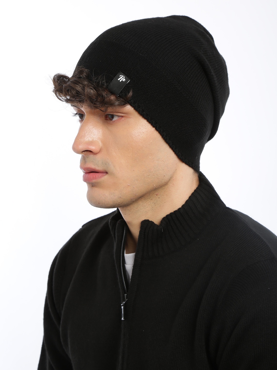 

The Roadster Lifestyle Co Unisex Black Solid Beanie