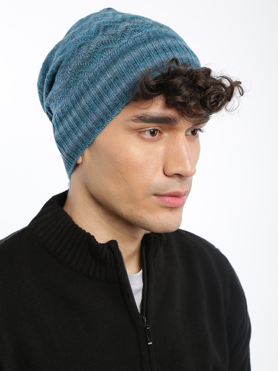 

The Roadster Lifestyle Co Unisex Blue Solid Beanie