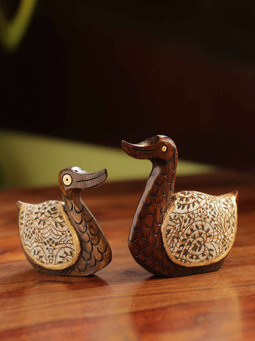 

ExclusiveLane Set of 2 Brown Wooden Handcarved Ducks Showpiece