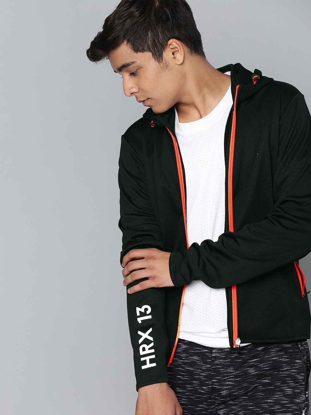 

HRX by Hrithik Roshan Boys Black Solid Training Sweatshirt