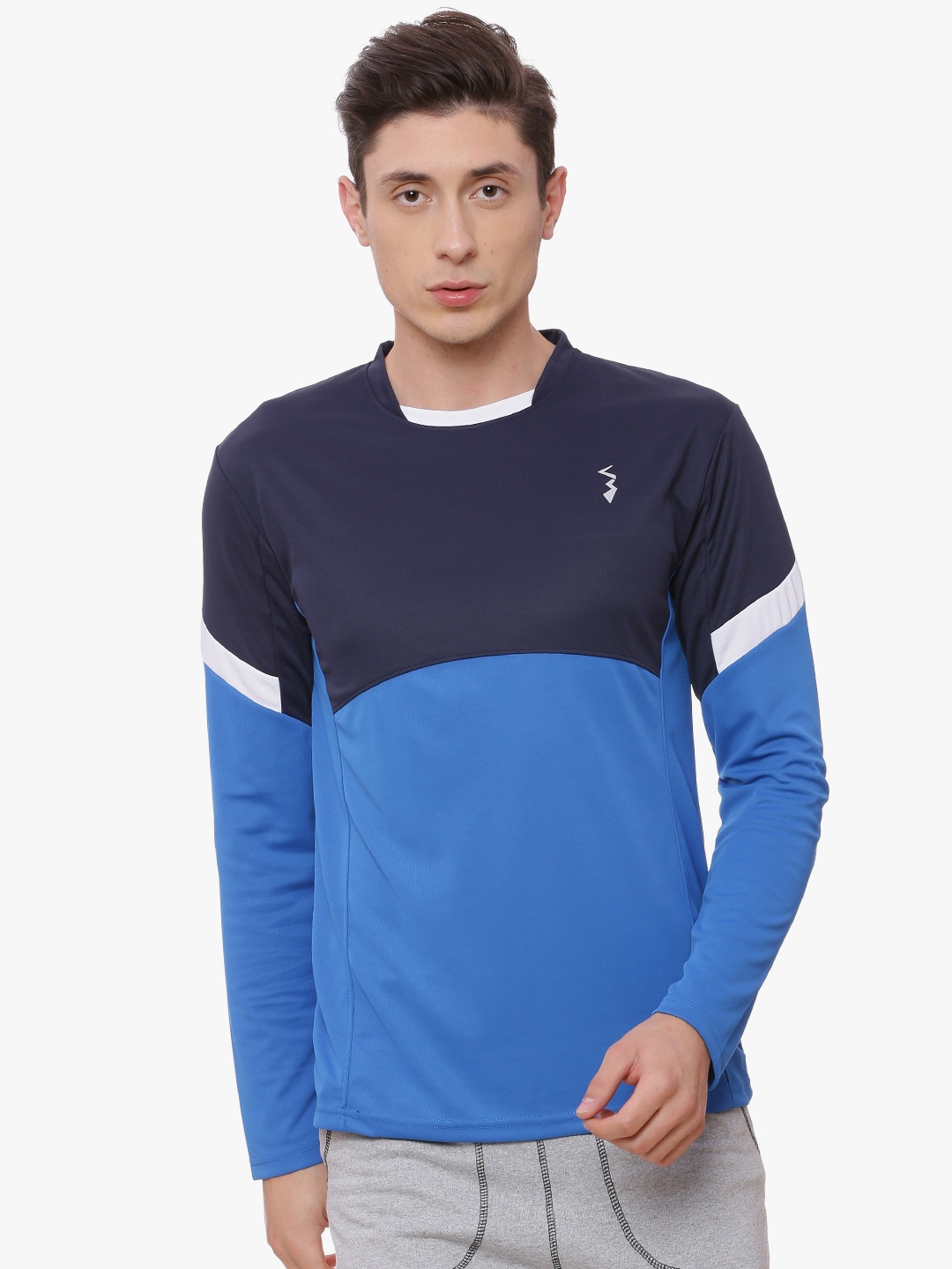 

Campus Sutra Men Blue Colourblocked Round Neck T-shirt