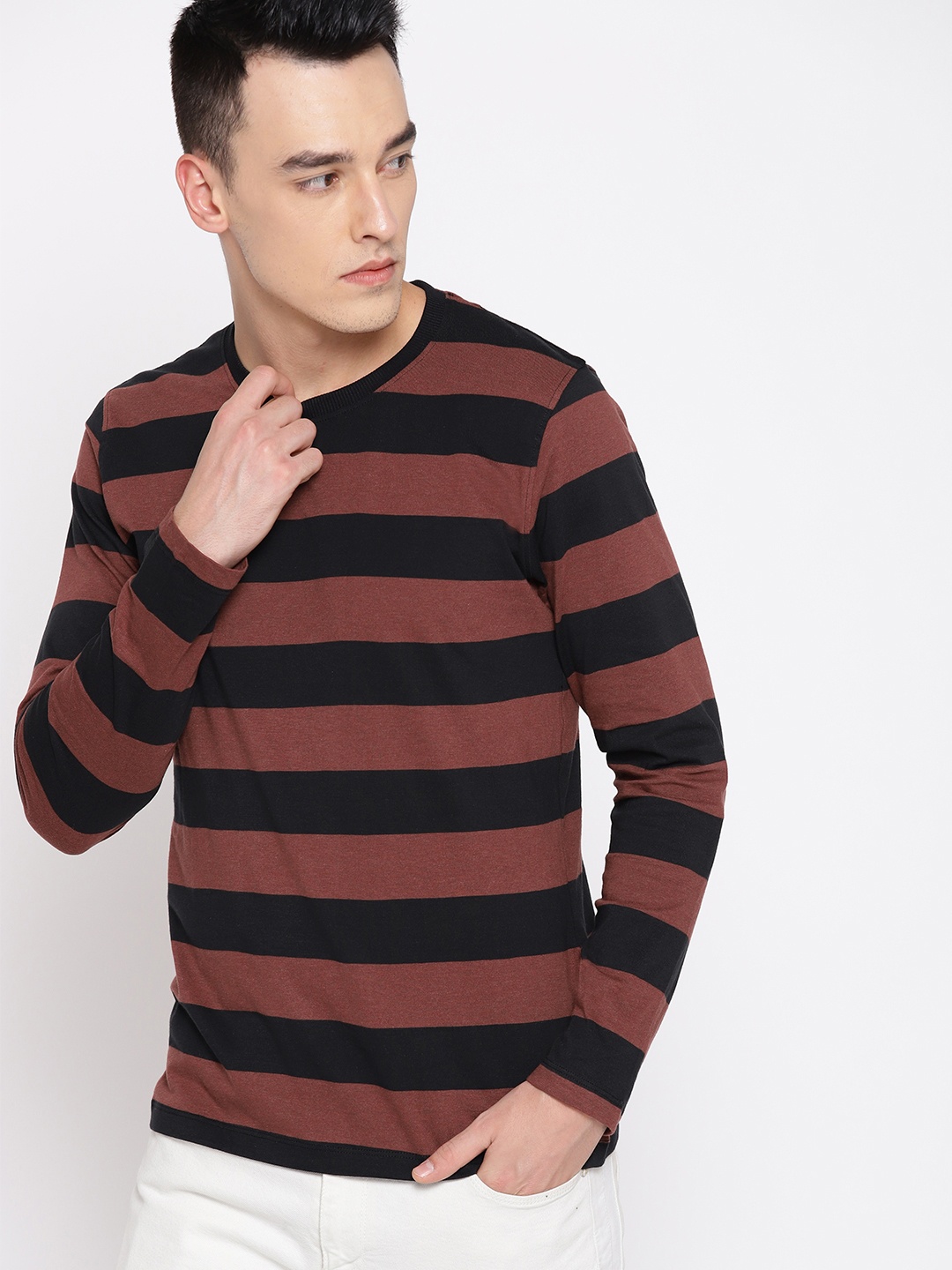 

The Roadster Lifestyle Co Men Brown & Black Striped Round Neck T-shirt