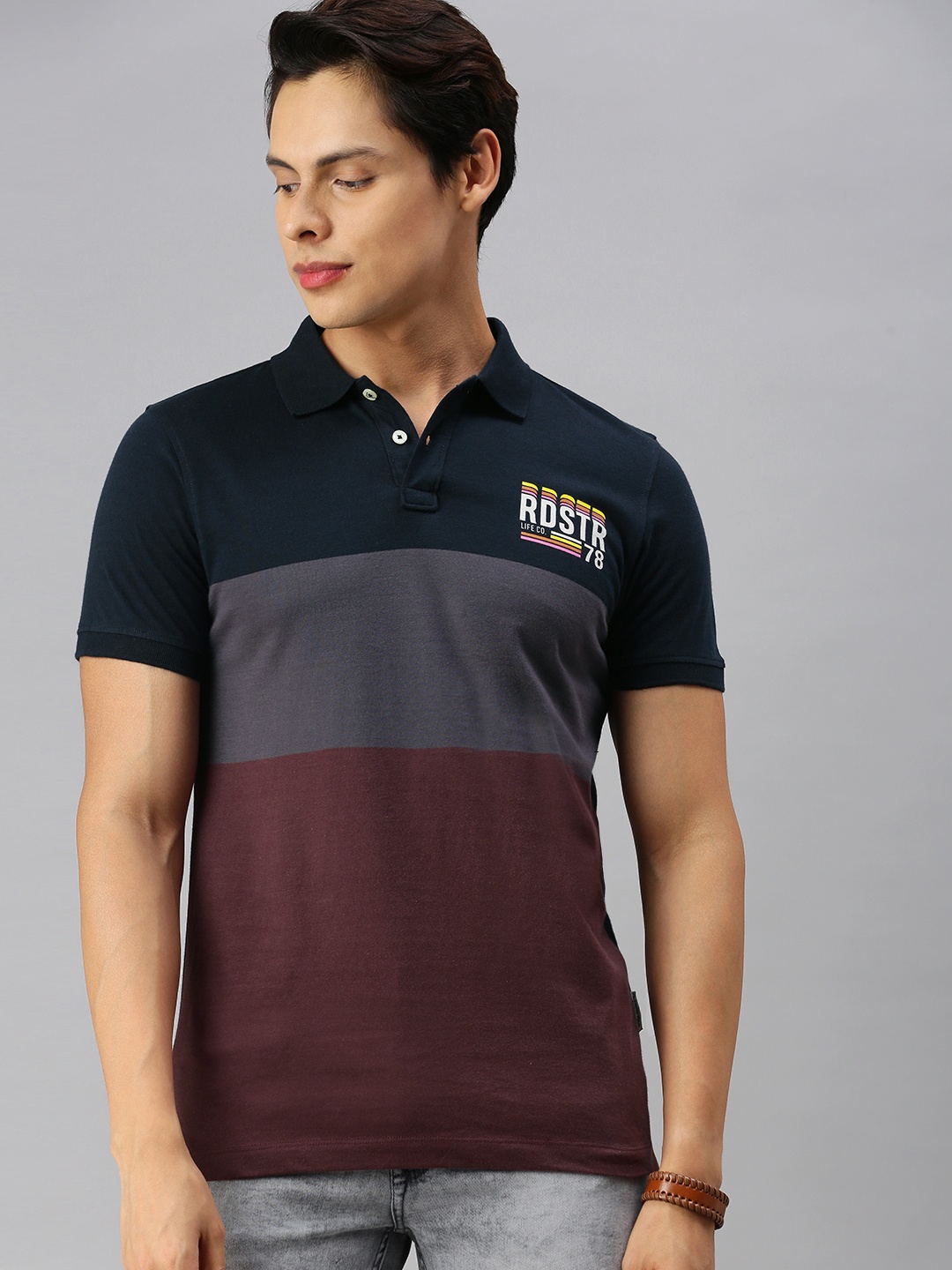 

The Roadster Lifestyle Co Men Navy Blue Charcoal Grey Colourblocked Pure Cotton Polo Slim Fit Pure Cotton T-shirt