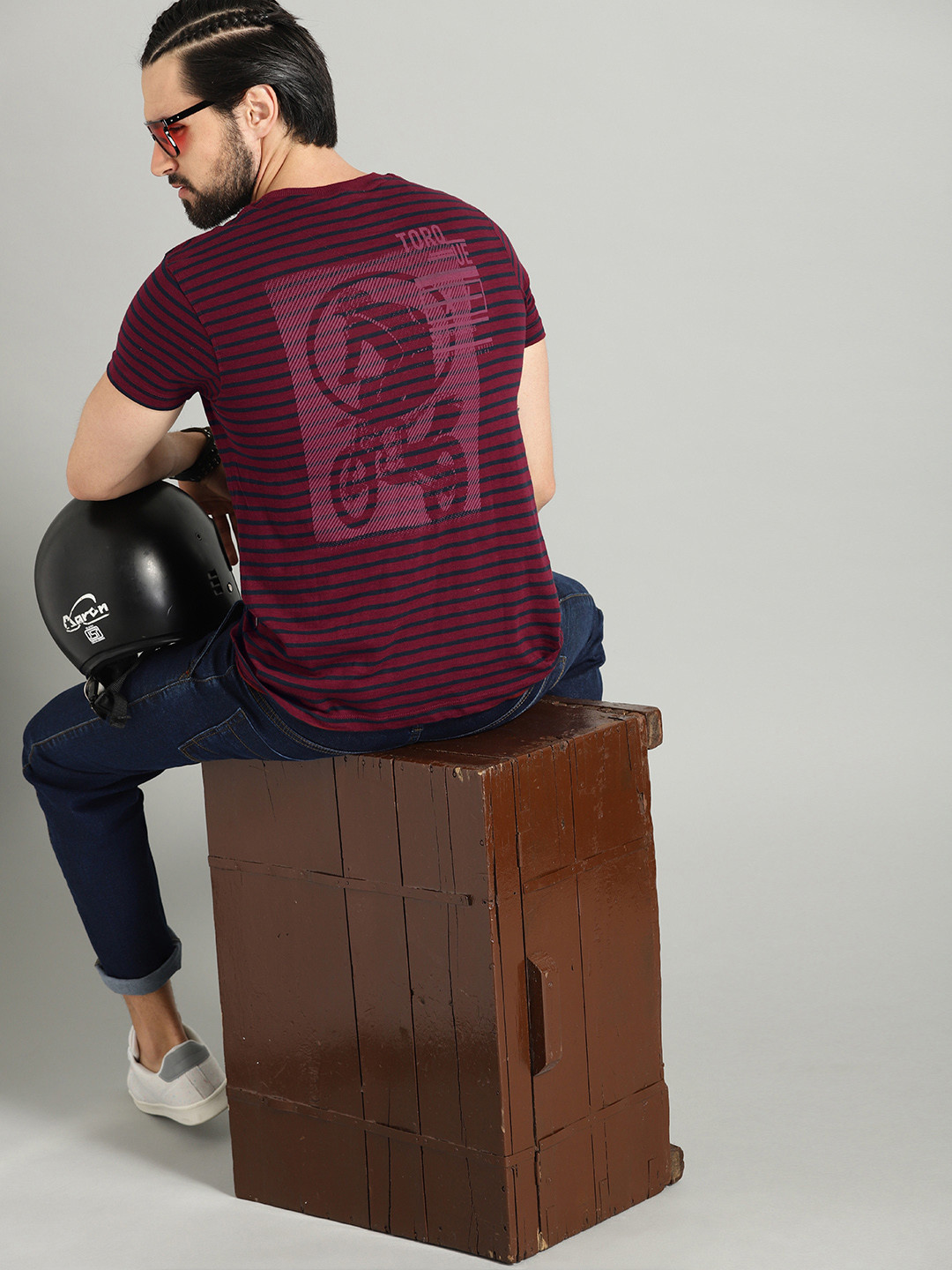 

The Roadster Lifestyle Co Men Maroon Navy Blue Striped Round Neck Pure Cotton T-shirt