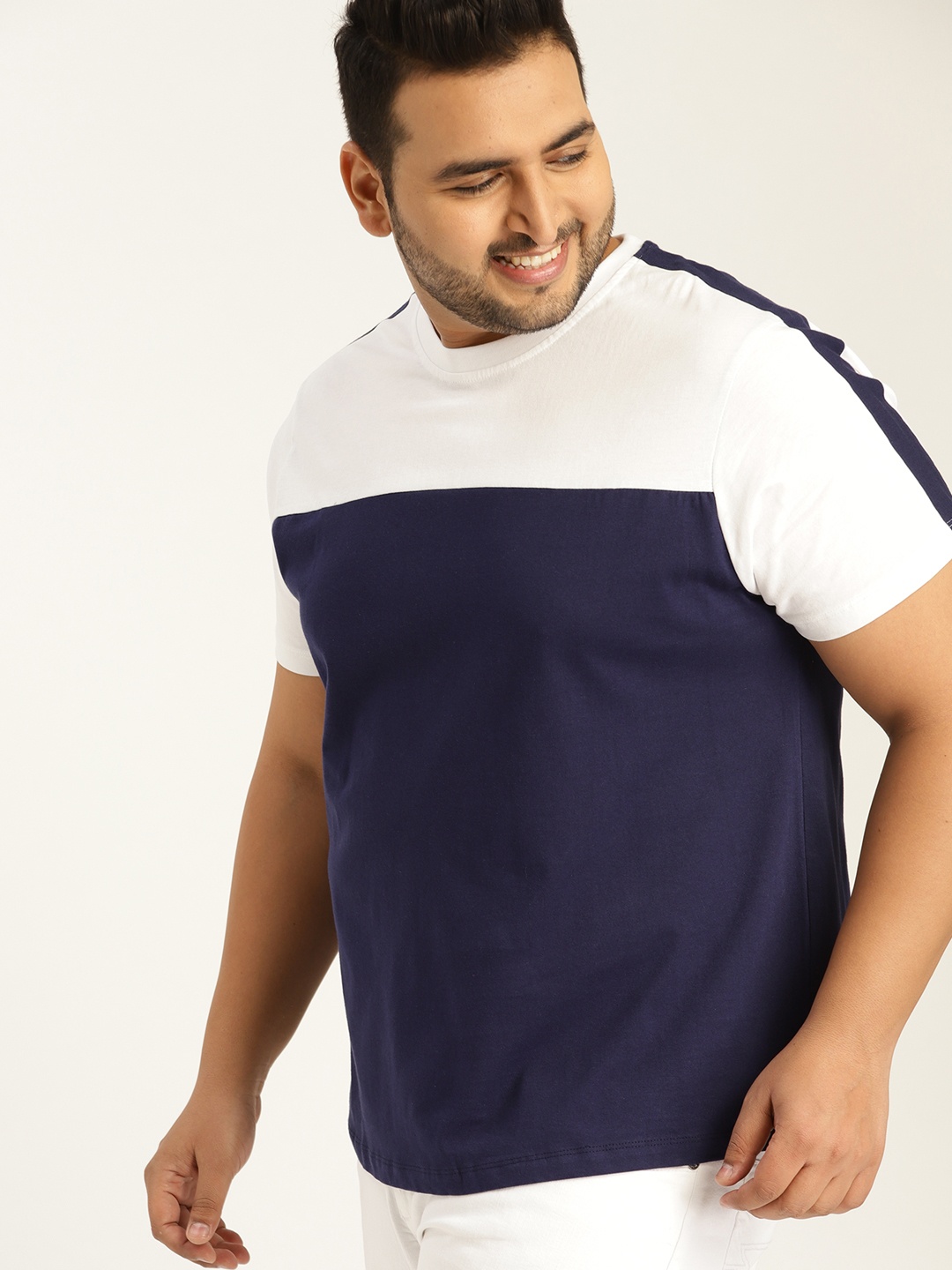 

Sztori Plus Size Men Navy Blue White Colourblocked Round Neck T-shirt