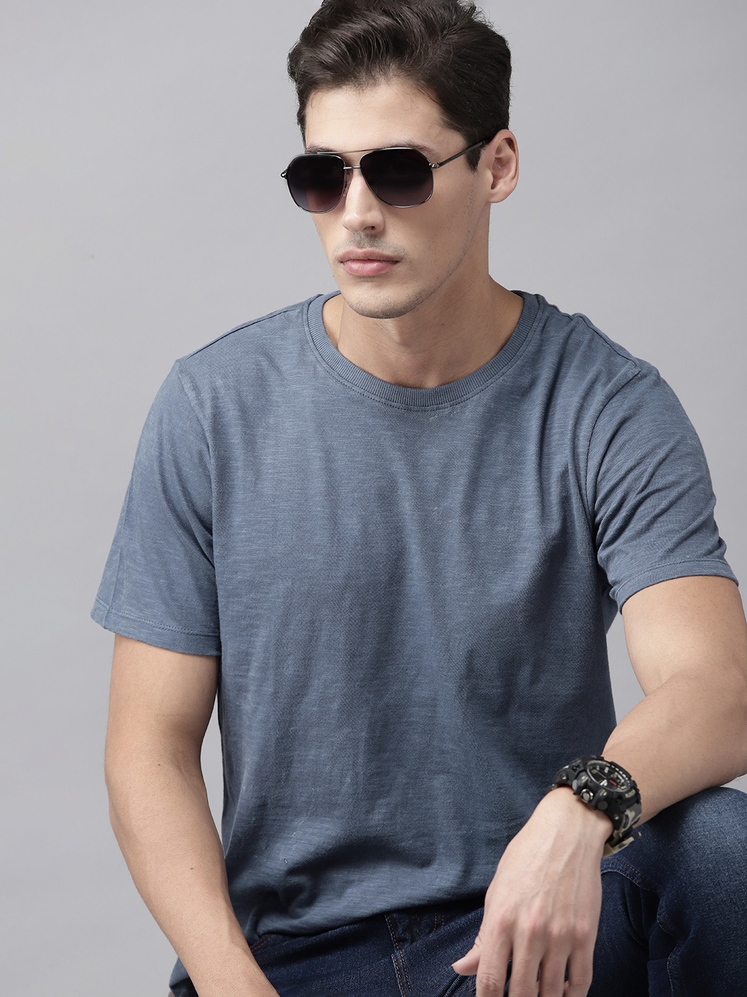

Roadster Men Blue Pure Cotton Solid Pure Cotton T-shirt