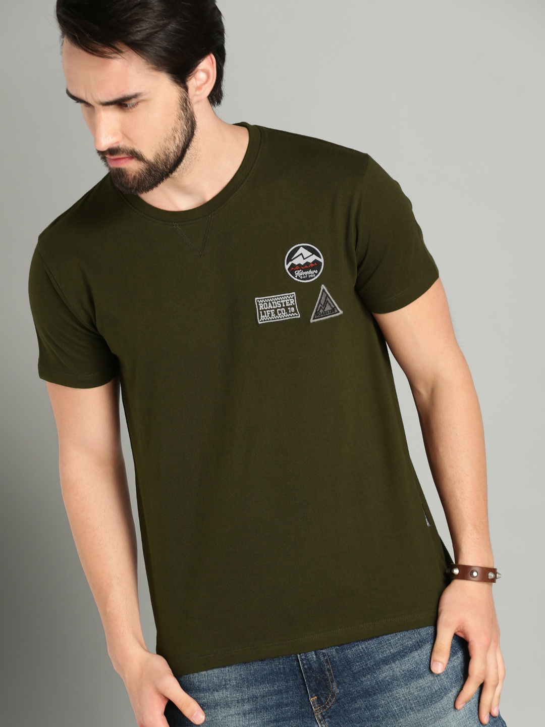 

The Roadster Lifestyle Co Men Olive Green Solid Round Neck Pure Cotton T-shirt