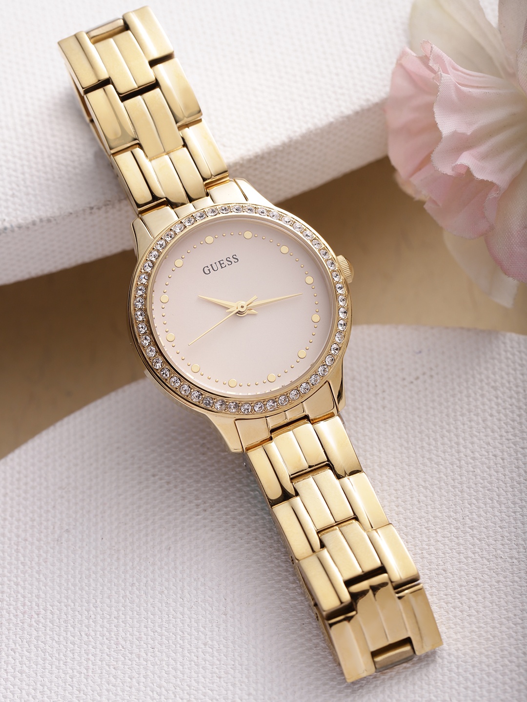 

GUESS Women White Analogue Watch