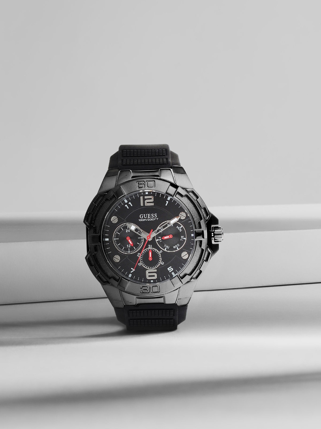 

GUESS Men Black Analogue Watch W1254G2
