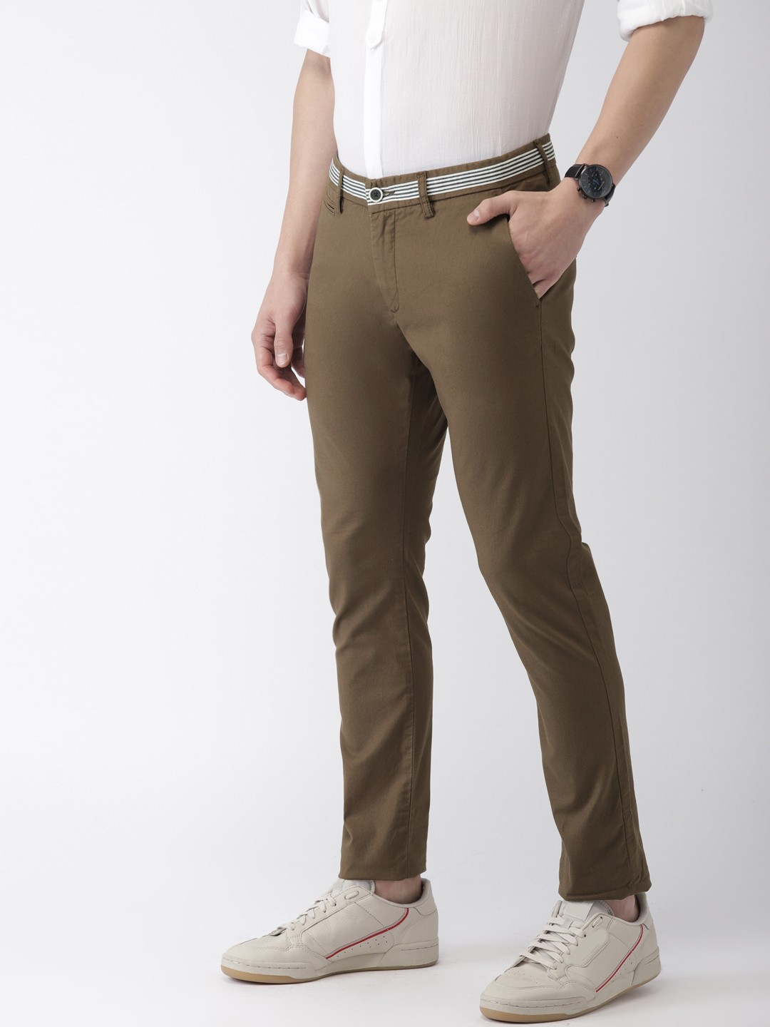 

Celio Men Brown Slim Fit Solid Chinos