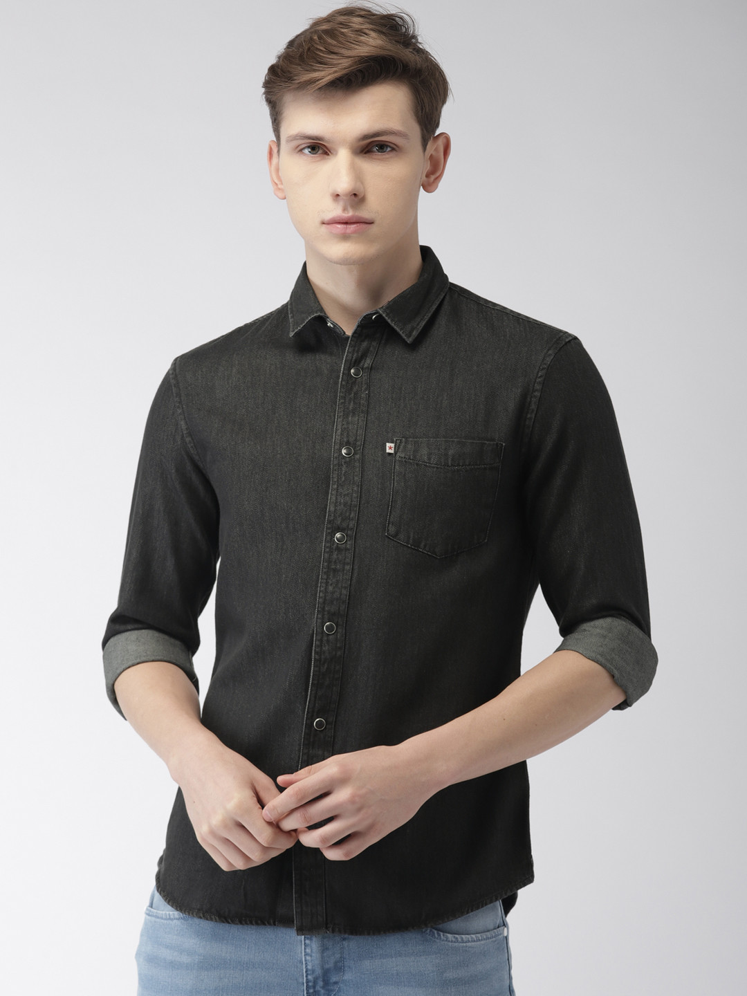 

Celio Men Black Regular Fit Solid Chambray Casual Shirt